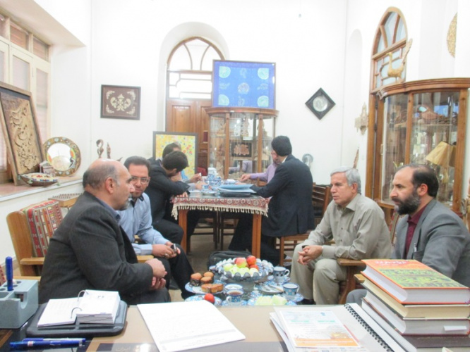 با حضور دکتر ذوالانواری از مرکز آموزش علمی کاربردی صنایع دستی استان مرکزی بازدید به عمل آمد.